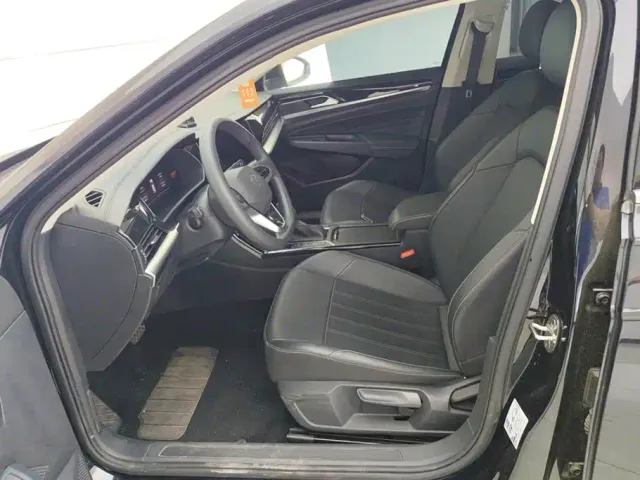 Volkswagen Passat — Фото автомобиля 9