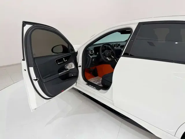 Mercedes-Benz C-Class — Фото автомобиля 23