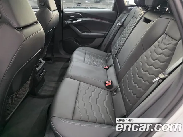 Audi A6 e-Tron — Фото автомобиля 10