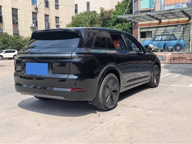 Li Auto L7 — Фото автомобиля 21