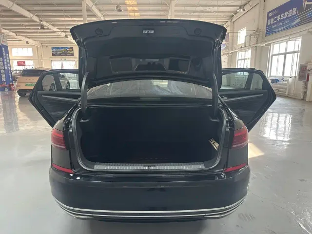 Volkswagen Passat — Фото автомобиля 16