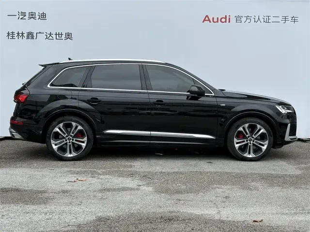 Audi Q7 — Фото автомобиля 3