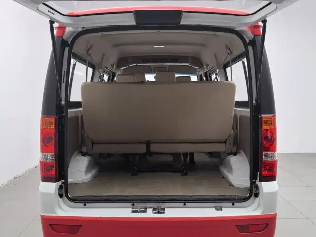 Dongfeng Xiaokang C36 — Фото автомобиля 16