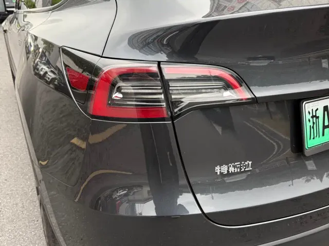 Tesla Model Y — Фото автомобиля 7
