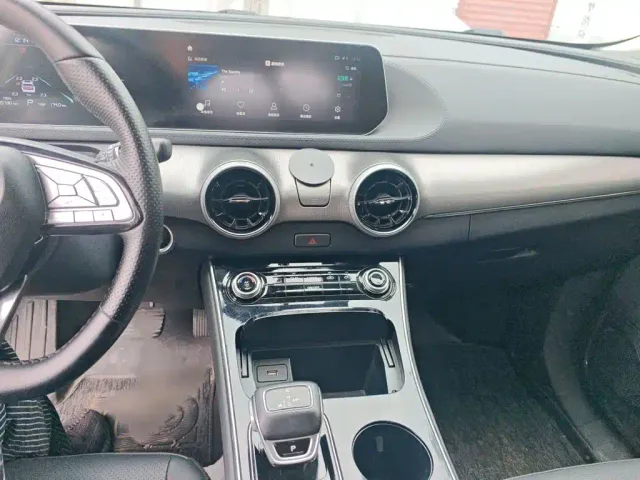 Forthing T5 Evo — Фото автомобиля 5
