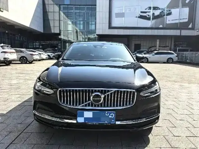 Volvo S90 — Фото автомобиля 2