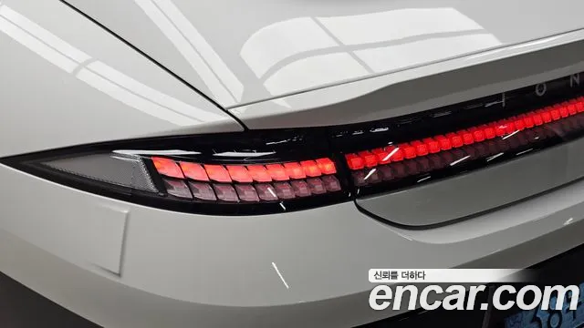 Hyundai Ioniq 6 — Фото автомобиля 8