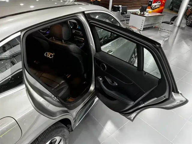 Mercedes-Benz EQC — Фото автомобиля 18