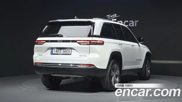 Jeep Cherokee Grand Cherokee(WL) 3.6 Limited — Фото автомобиля 2