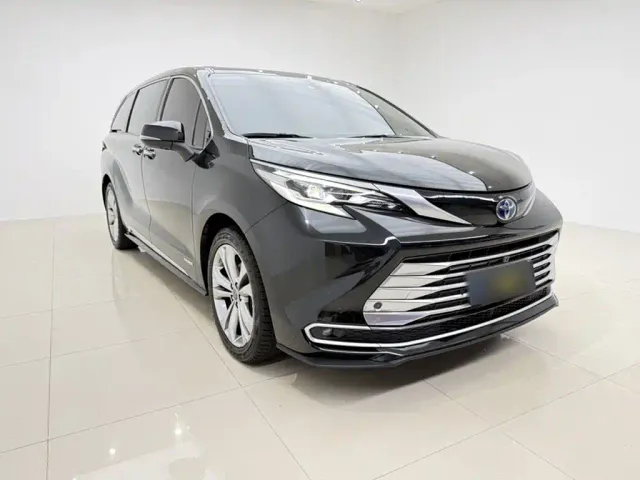 Toyota Sienna — Фото автомобиля 8