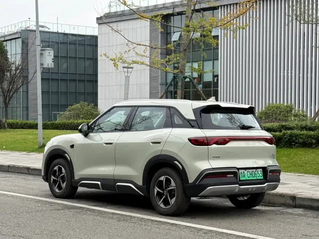 BYD Yuan UP — Фото автомобиля 16