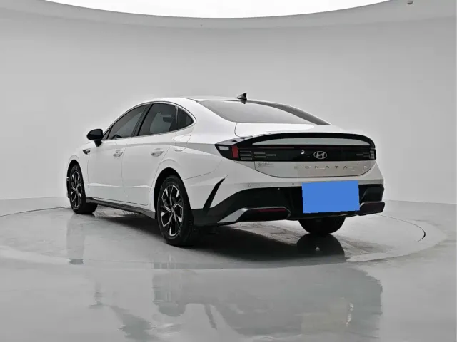 Hyundai Sonata — Фото автомобиля 4