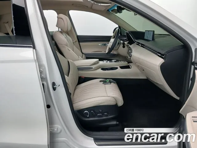 Genesis GV70 — Фото автомобиля 16