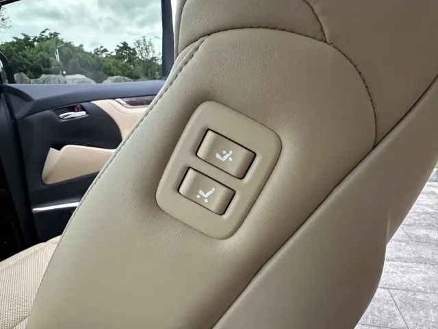 Toyota Vellfire — Фото автомобиля 15
