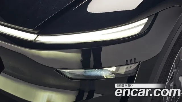 Tesla Model Y — Фото автомобиля 21