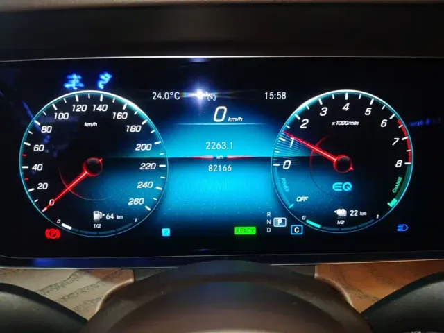Mercedes-Benz E-Class — Фото автомобиля 11