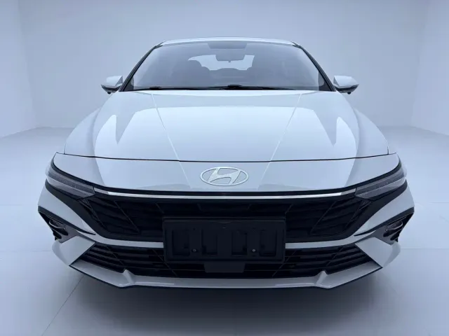 Hyundai Elantra — Фото автомобиля 2