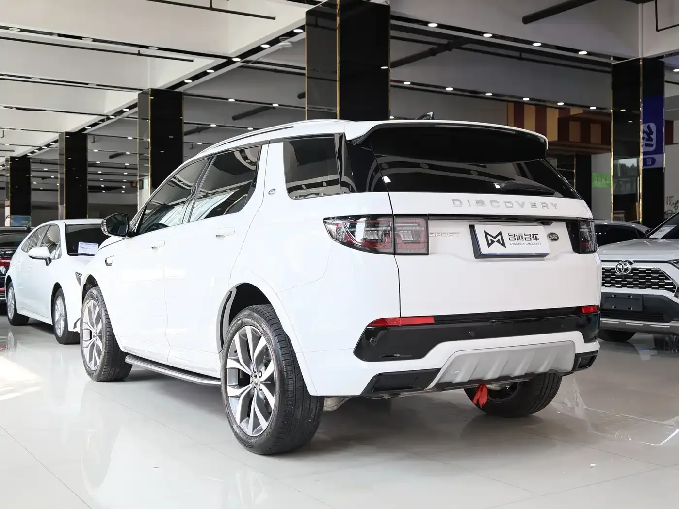 Land Rover Discovery Sport 2025 249PS Performance Tech Edition — Фото автомобиля 19