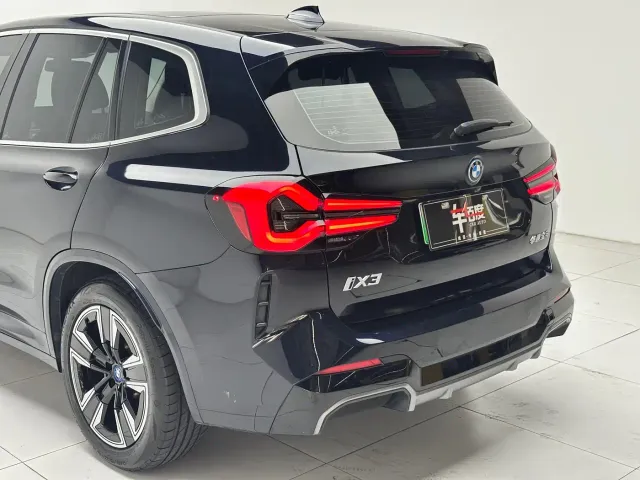 BMW iX3 — Фото автомобиля 19