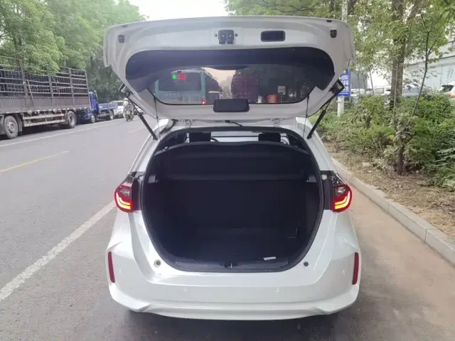 Honda Fit — Фото автомобиля 18