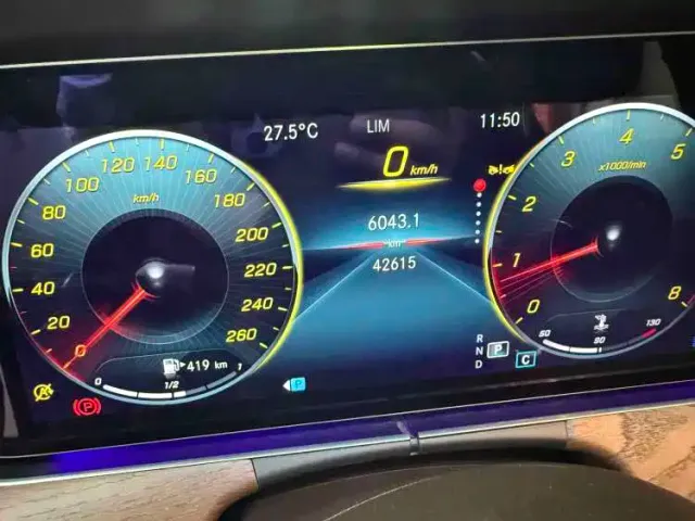 Mercedes-Benz E-Class — Фото автомобиля 7
