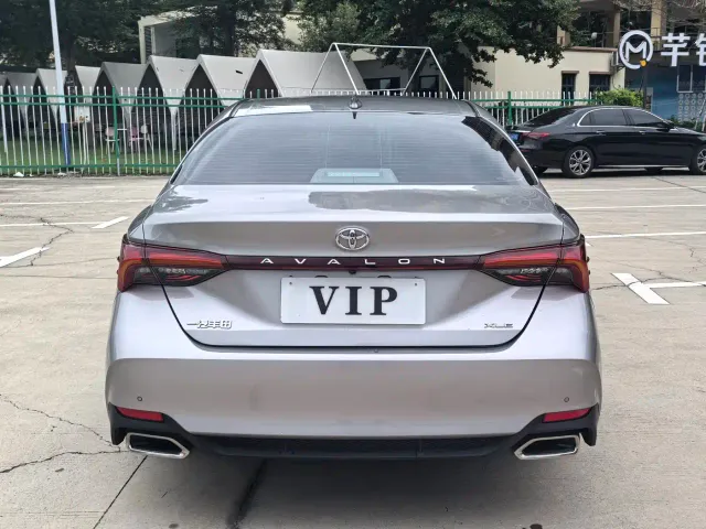 Toyota Avalon — Фото автомобиля 6