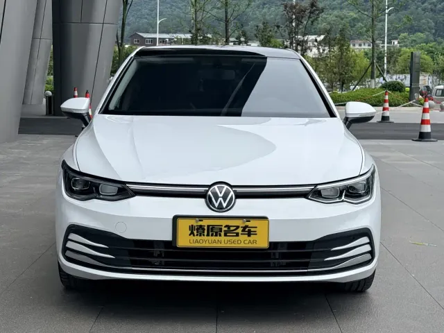 Volkswagen Golf — Фото автомобиля 2