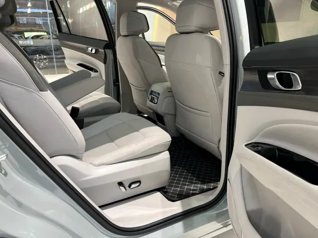Ford Lingyu — Фото автомобиля 14