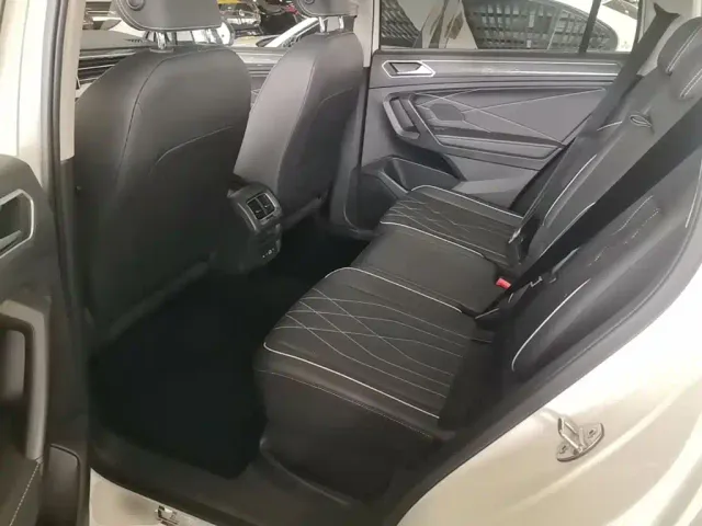 Volkswagen Tiguan L — Фото автомобиля 16