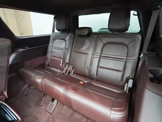 Lincoln Navigator — Фото автомобиля 23