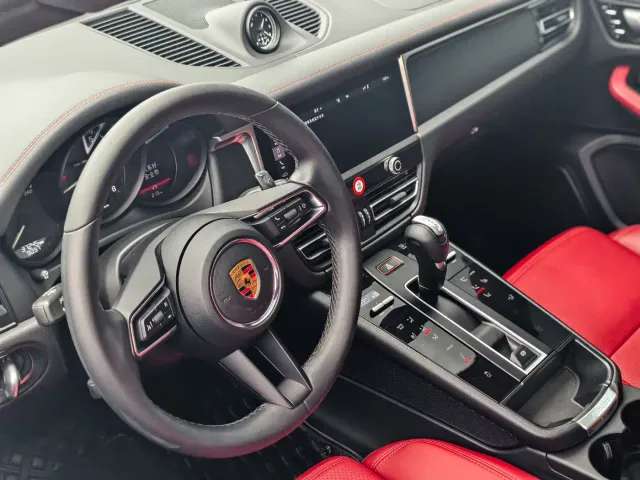 Porsche Macan — Фото автомобиля 12