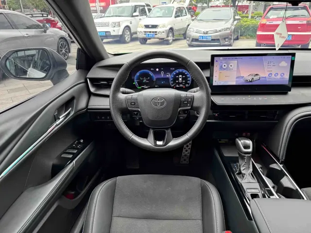 Toyota Camry — Фото автомобиля 12