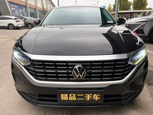 Volkswagen Passat — Фото автомобиля 2