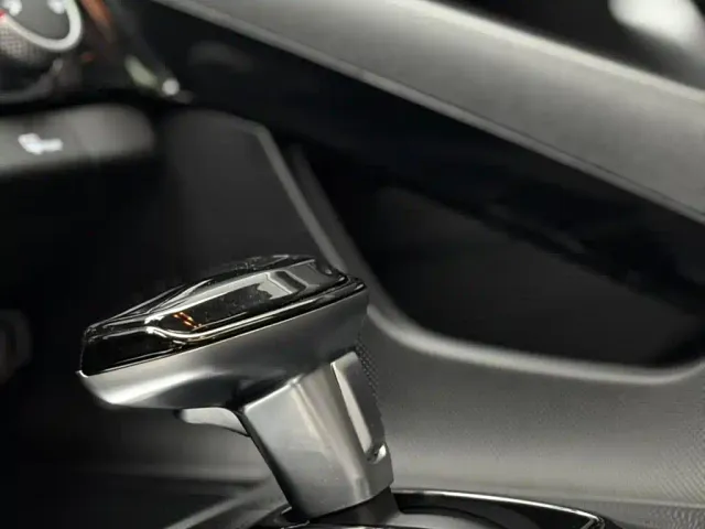 Hyundai Elantra — Фото автомобиля 18