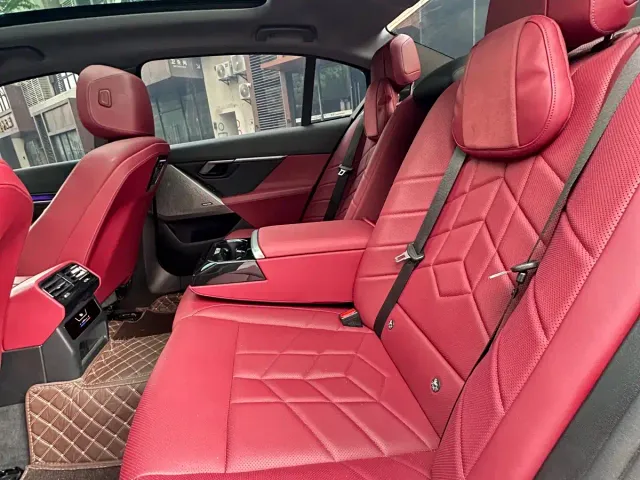 BMW 5 Series — Фото автомобиля 8