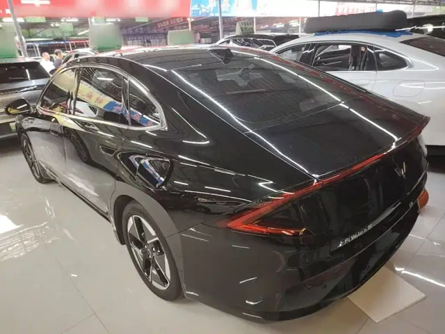 Wuling Starlight — Фото автомобиля 4