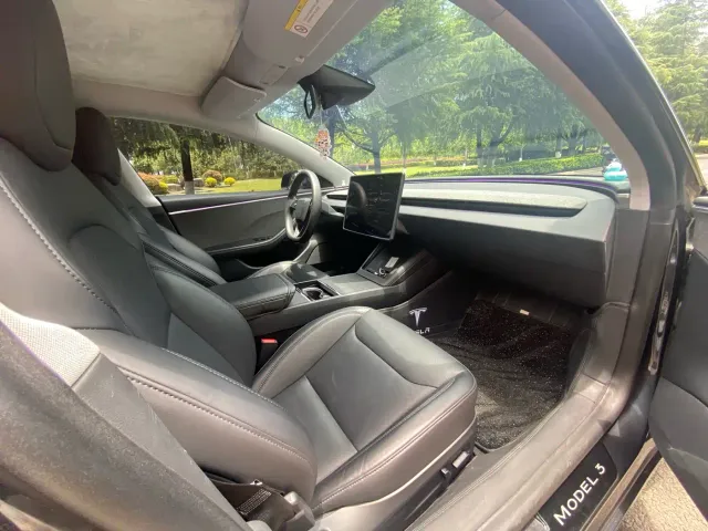 Tesla Model 3 — Фото автомобиля 8
