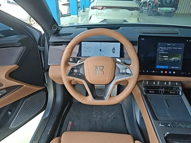 BYD Han L — Фото автомобиля 10