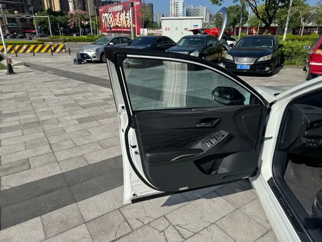 Toyota Avalon — Фото автомобиля 18