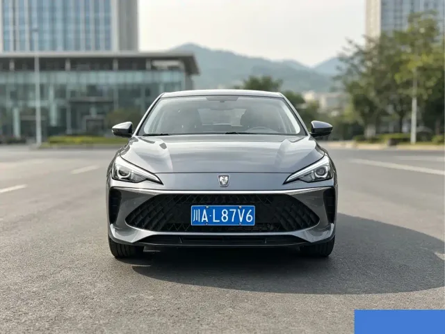Roewe i5 — Фото автомобиля 2