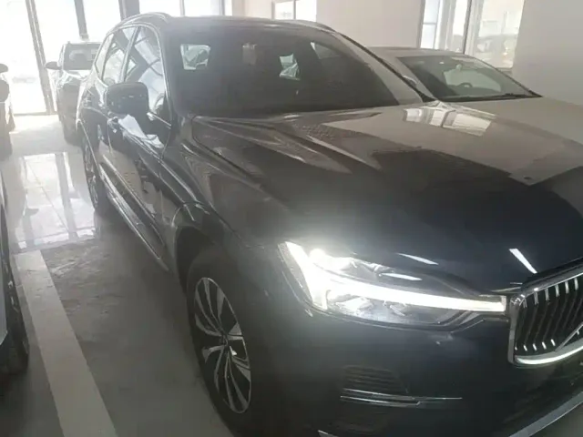 Volvo XC60 — Фото автомобиля 3