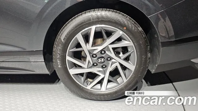 Hyundai Grandeur Grandeur (GN7) 2.5 Бензин 2WD — Фото автомобиля 20