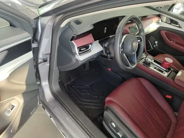 Hongqi H5 — Фото автомобиля 15