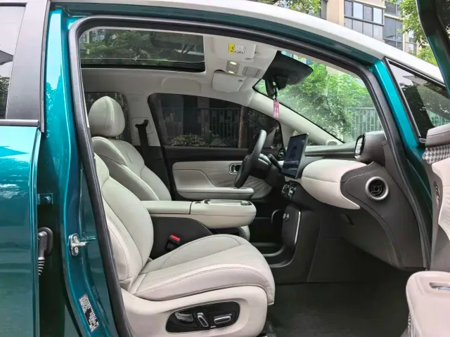 GAC Aion UT — Фото автомобиля 11