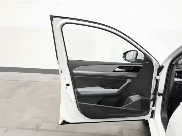 Volkswagen Lavida 2024 Model 1.5L Automatic Starlight 5 Million Edition — Фото автомобиля 8