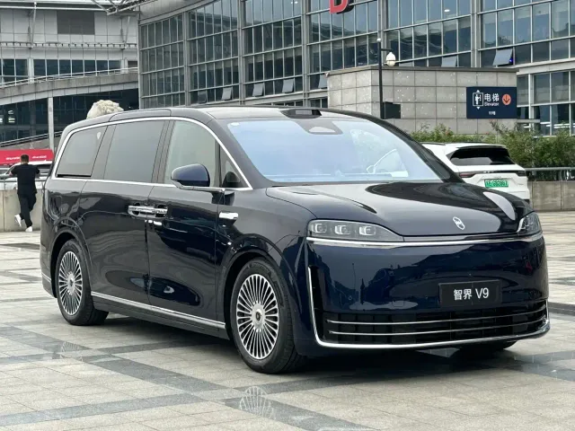 Luxeed Zunjie MPV — Фото автомобиля 3