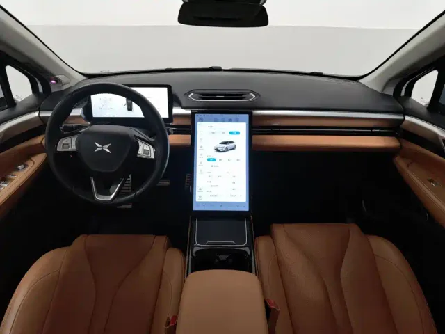 Xpeng P5 — Фото автомобиля 5