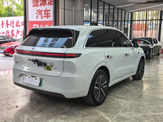 Li Auto L6 — Фото автомобиля 6