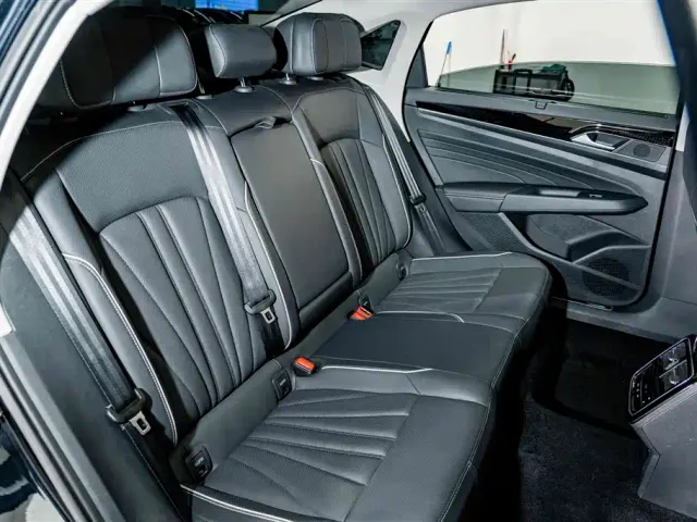 Volkswagen Passat — Фото автомобиля 23