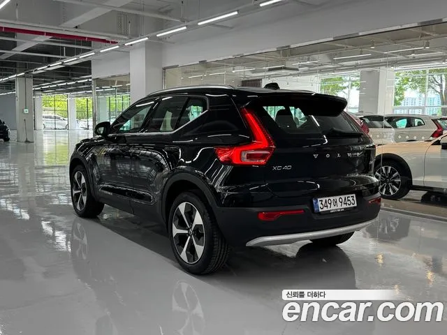 Вольво XC40 B4 Ultra Bright — Фото автомобиля 16